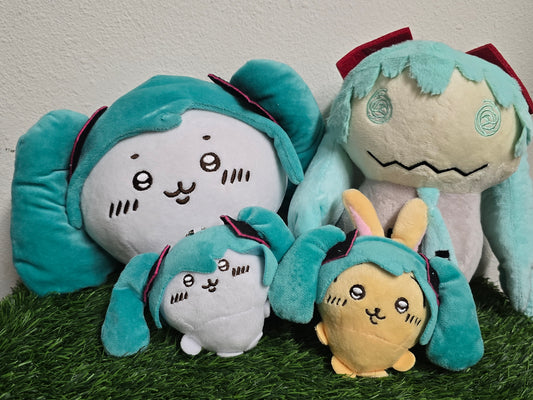 CHII MIKU PENDANTS + Free TCG/Stickers